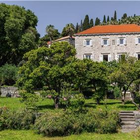 4 bedroom villa with pool in Lapad, Dubrovnik, sleeps 8